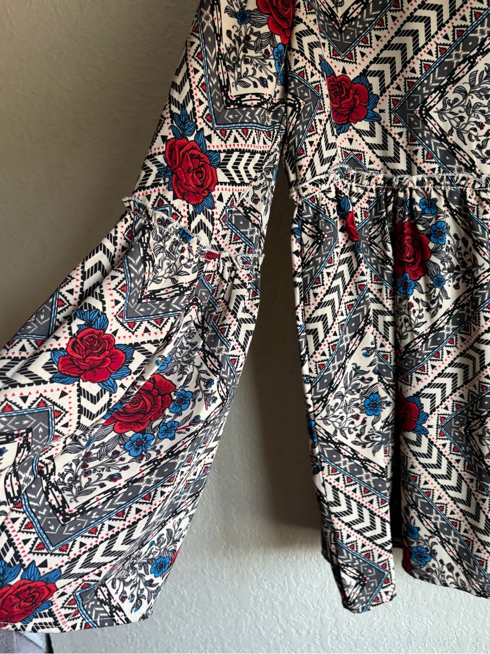 Roper Boho Floral Blouse - Red & Blue Roses on Ivory - Picture 6 of 8